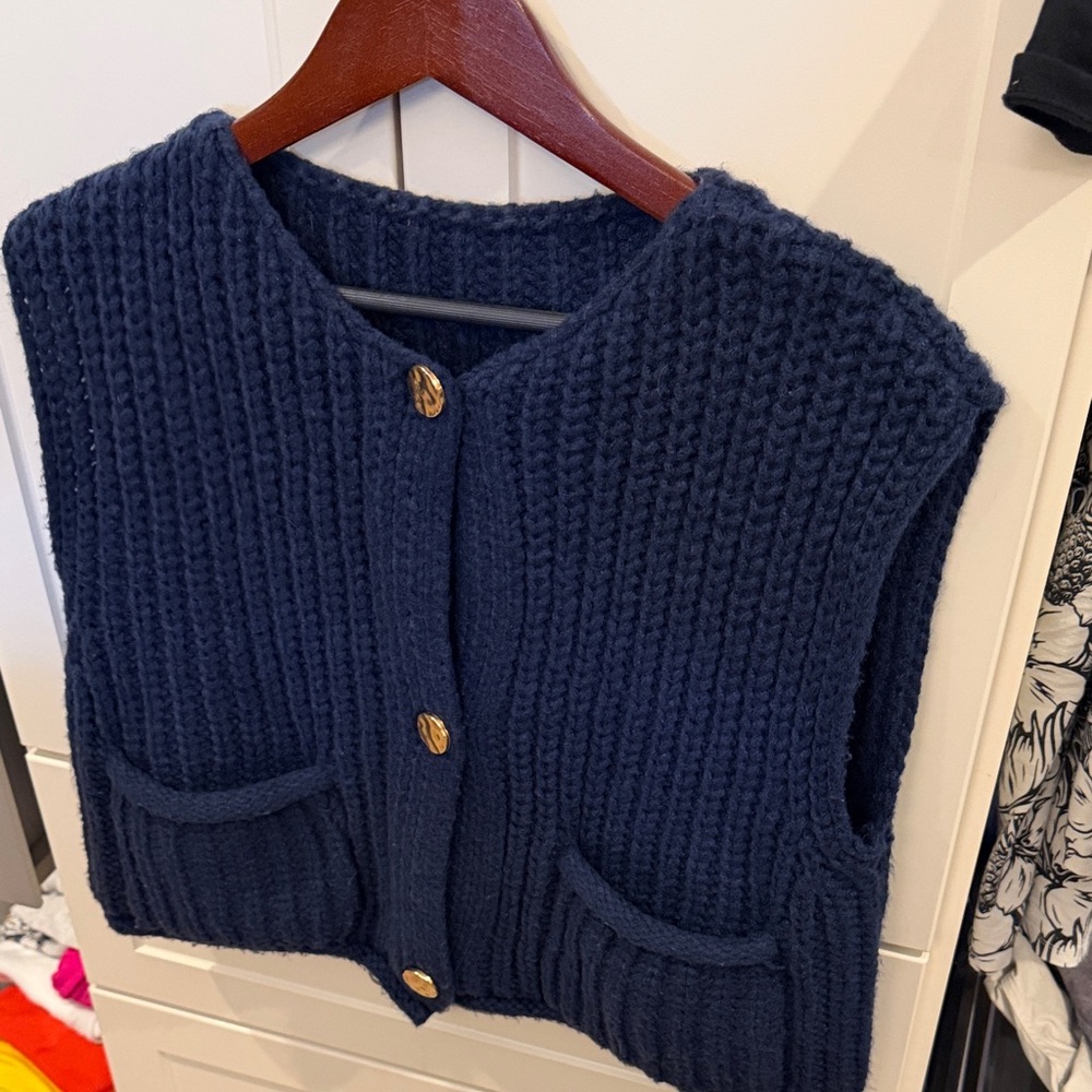 Knit Button-Front Sleeveless Cardigan Vest - Navy